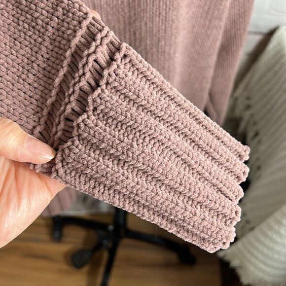 NEW DIRECTIONS SWEATER - Picture 7 of 8